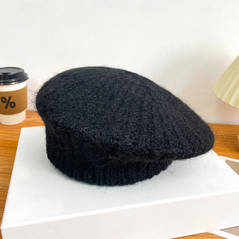 Handgefertigte gehäkelte Damen-Baskenmütze für Herbst/Winter 4