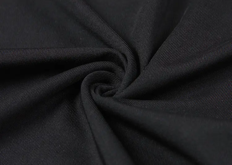 Облека за облека за јога на Лантен, облечена во порта за јога за јога 15