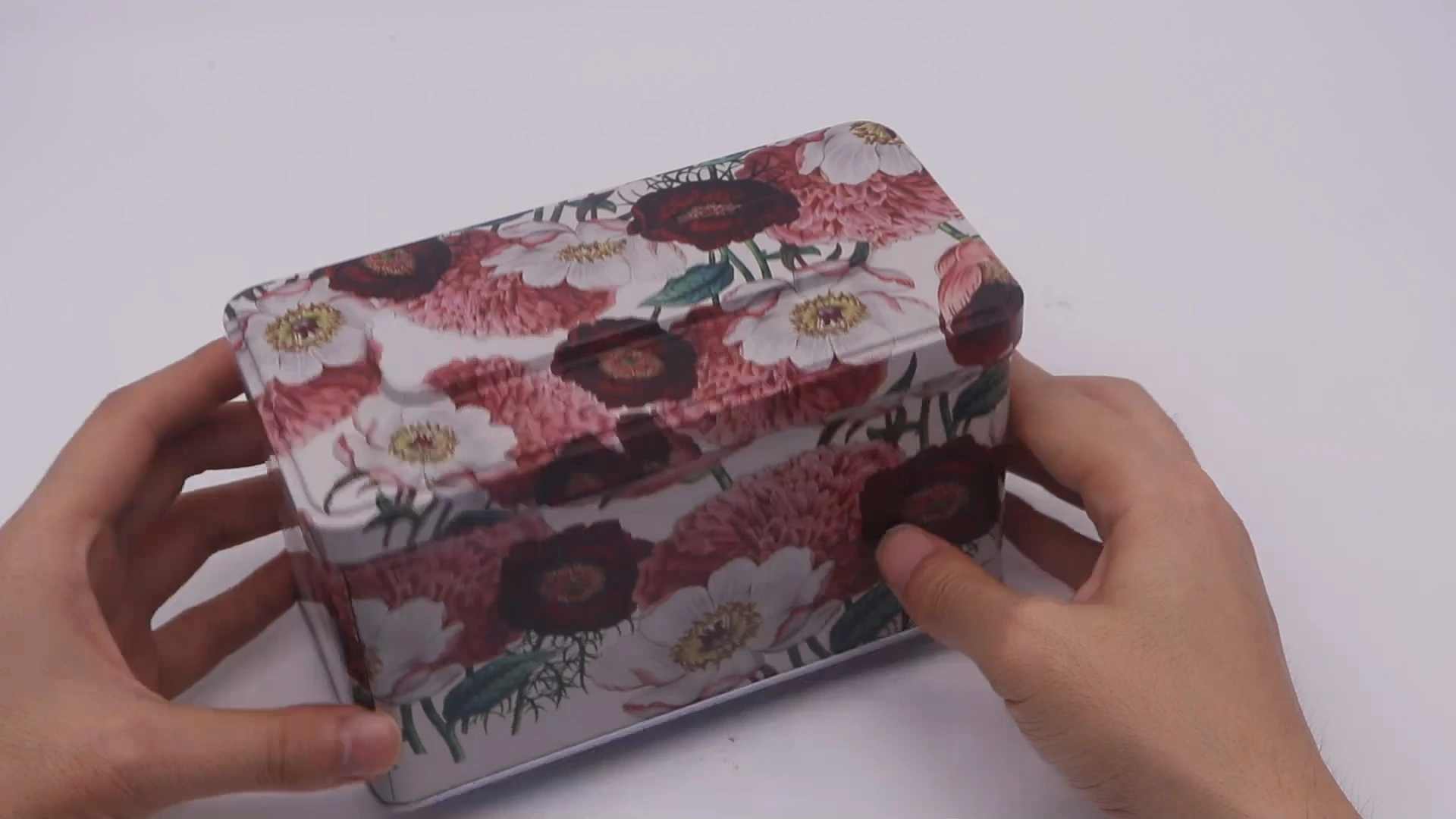 180-105-97mm Tin Box For cards, candies and clothing 1