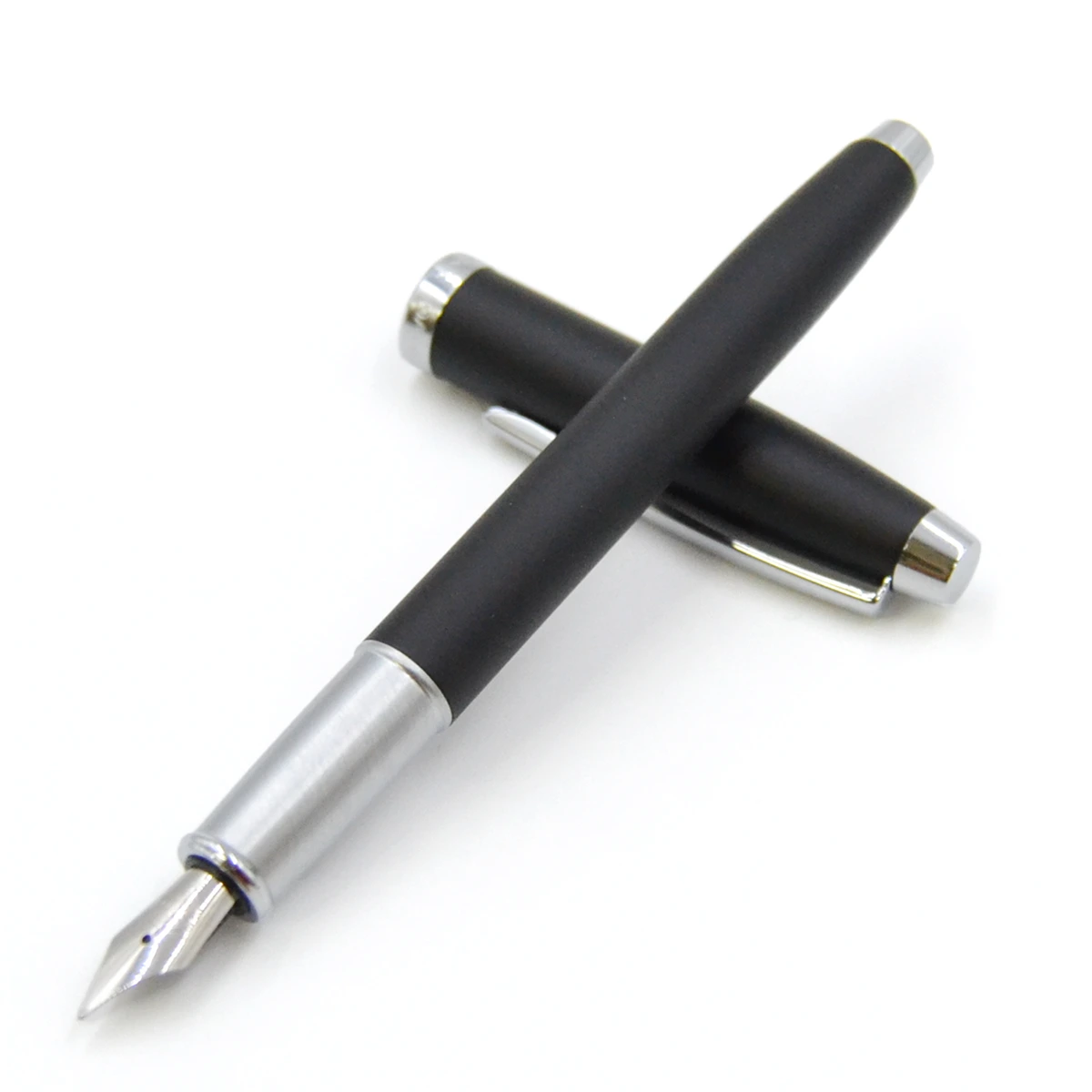 Custom Logo Black Lacquering Luxury Metal Fountain Pen 1