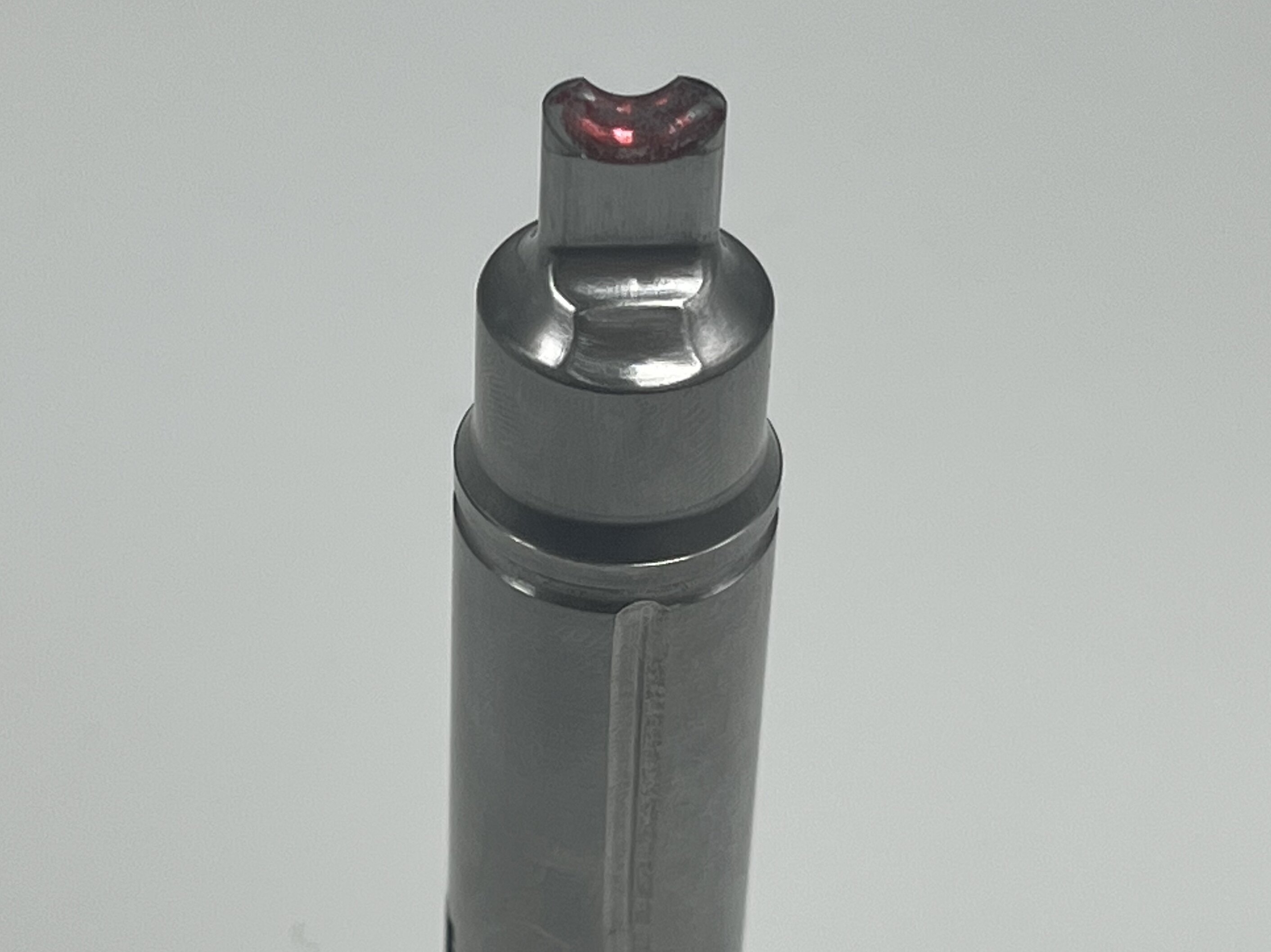 Optimisation du moulage par injection plastique : amélioration de la durabilité et de la précision grâce aux inserts ronds et aux composants avancés de moulage par injection 4