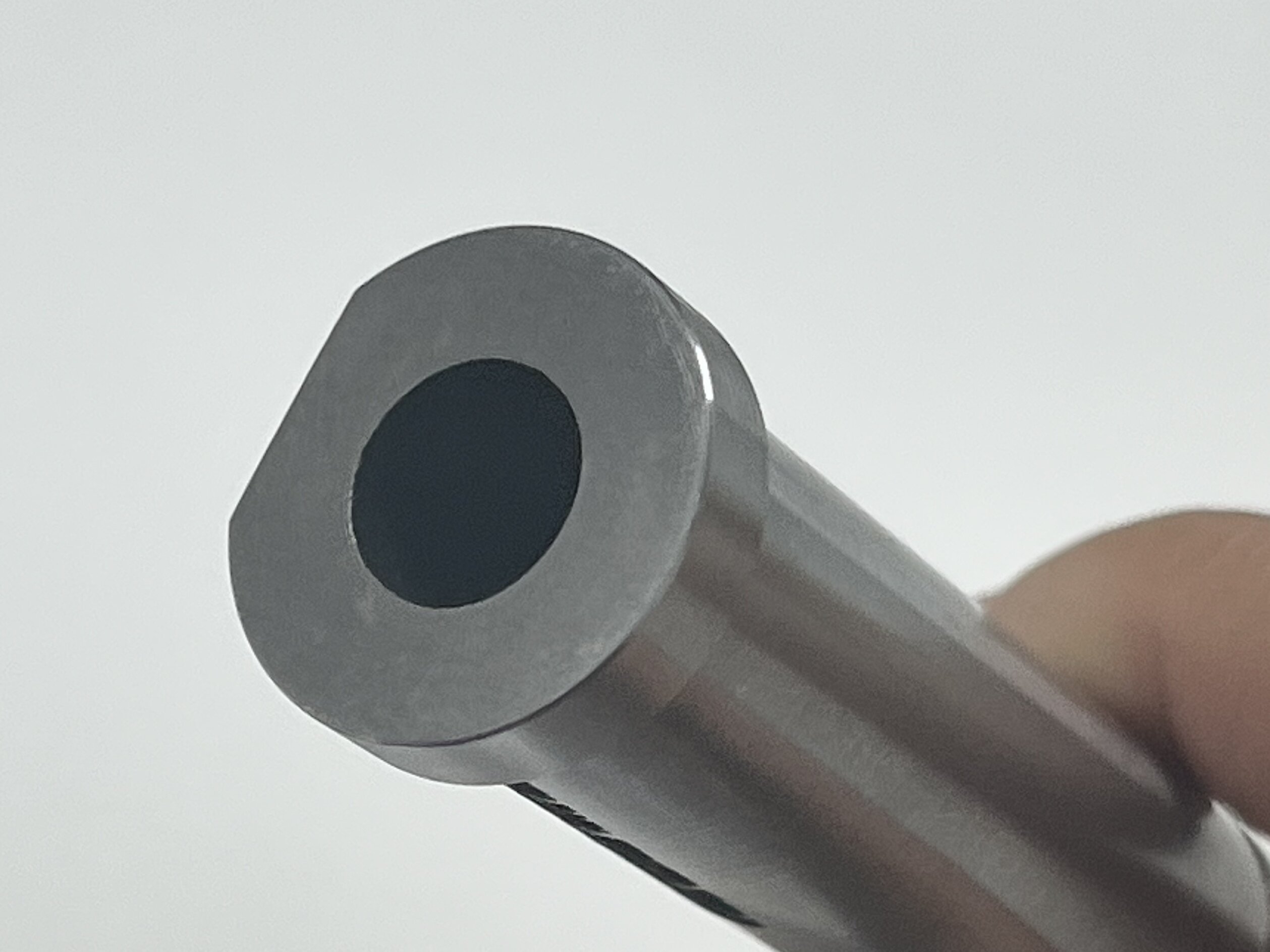 Optimisation du moulage par injection plastique : amélioration de la durabilité et de la précision grâce aux inserts ronds et aux composants avancés de moulage par injection 3