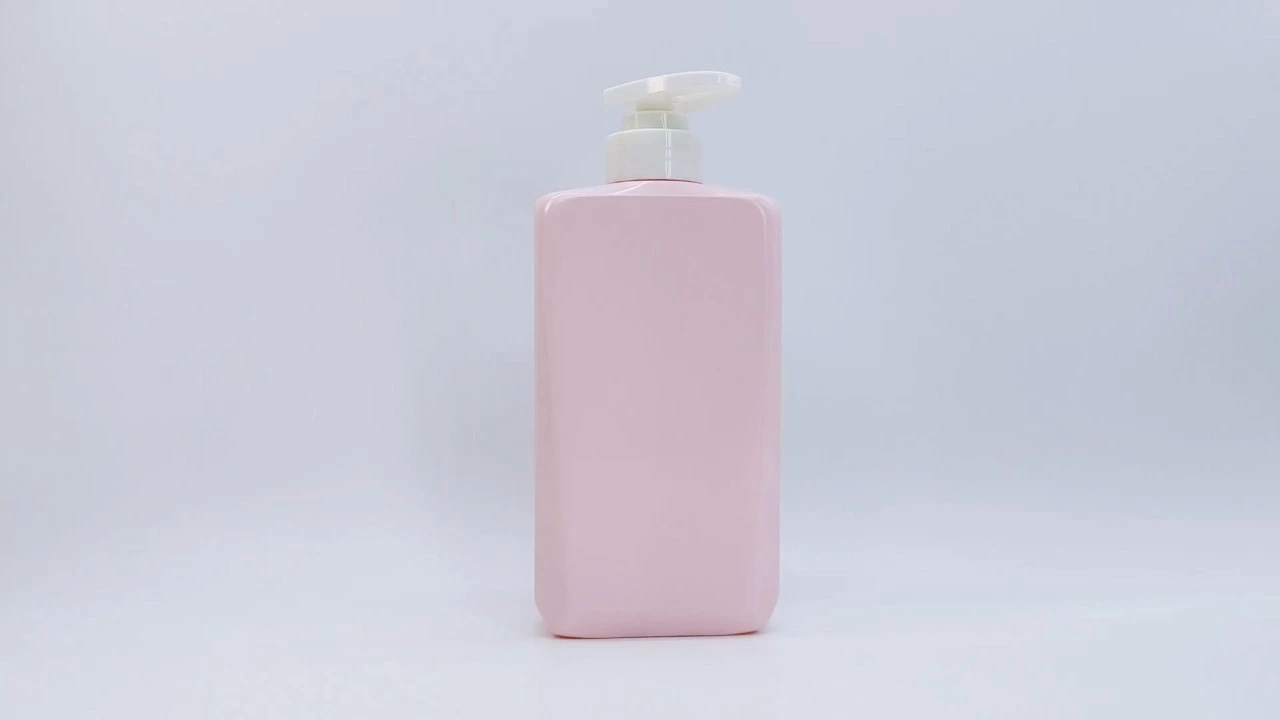 Glamorous 500ml PE/PET Square Body Lotion Bottles in Pink for Women's Grooming and Skin Care Packaging 1