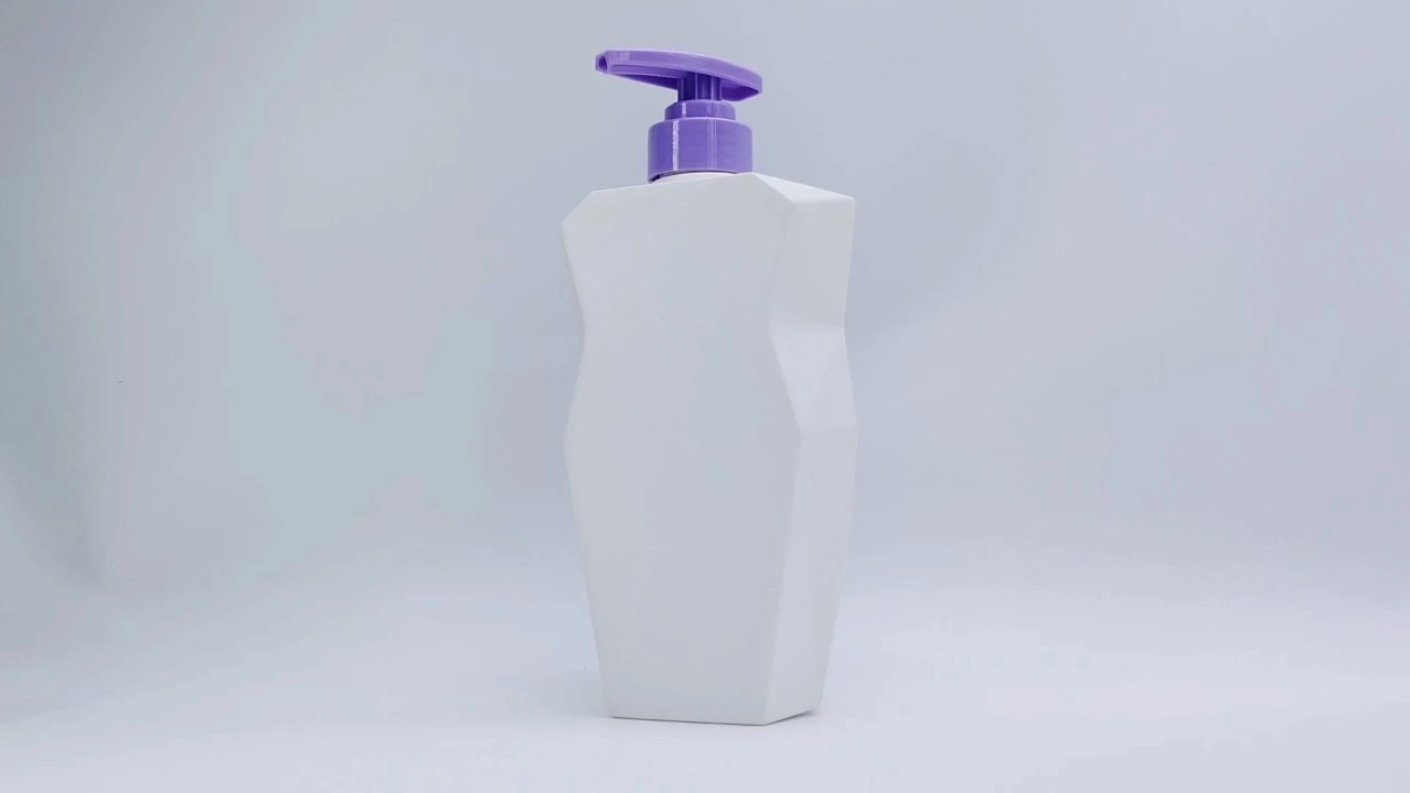 Glamorous 680ml PE/PET Skin care Packaging Body lotion bottle 1