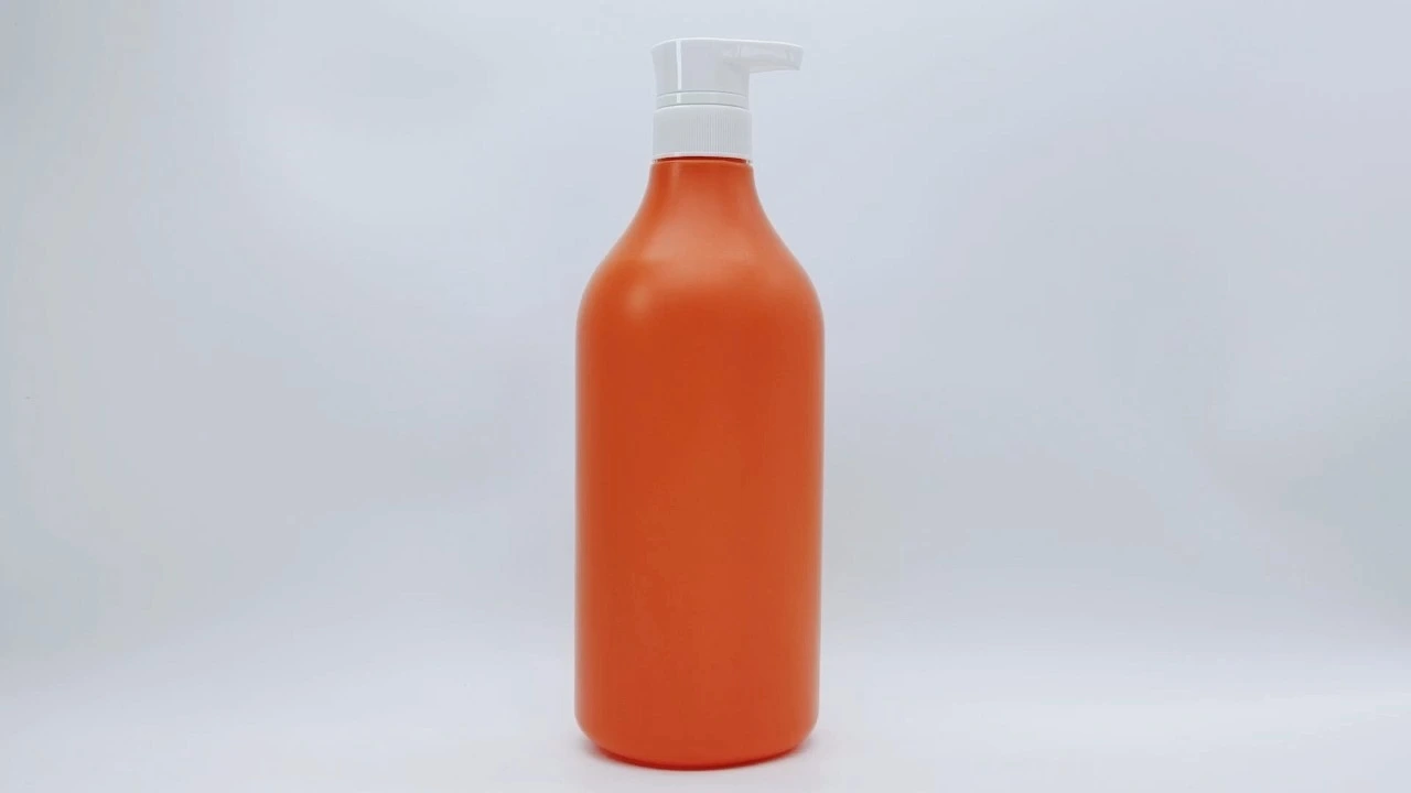 Flacon de lotion pour le corps en PE/PET rouge mat glamour de 1 000 ml 1
