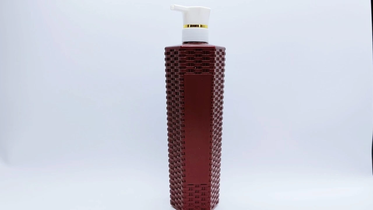 Botella de loción corporal glamurosa de 740 ml de PE/PET con textura roja para el cuidado de la piel. 1