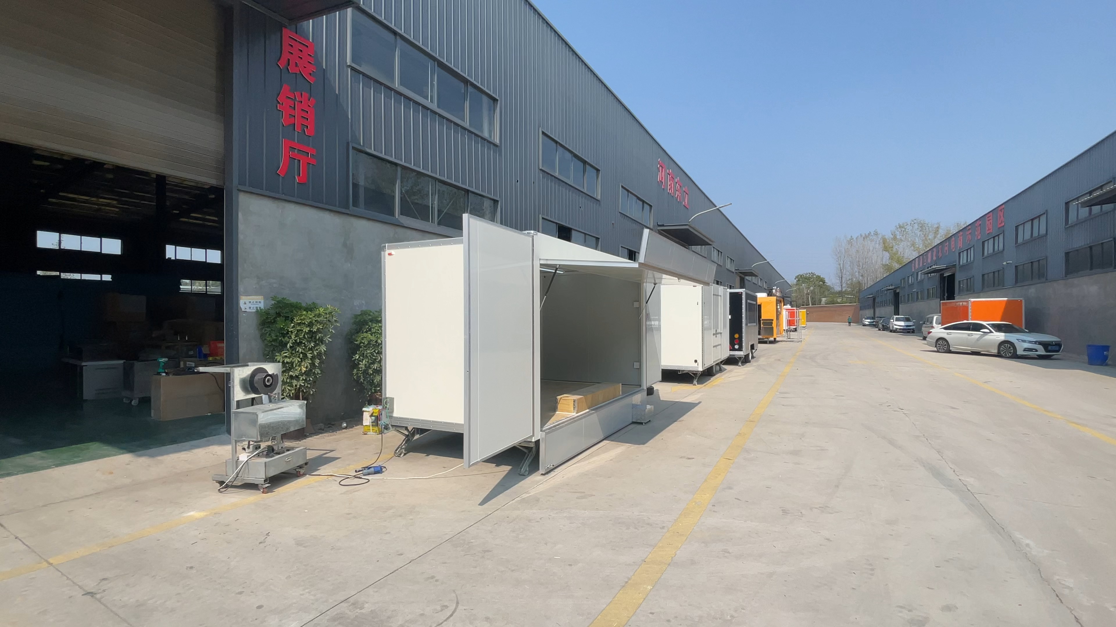Custom Bbq Trailers Manufacturer for SellStage Exhibition Truck Trailer 1