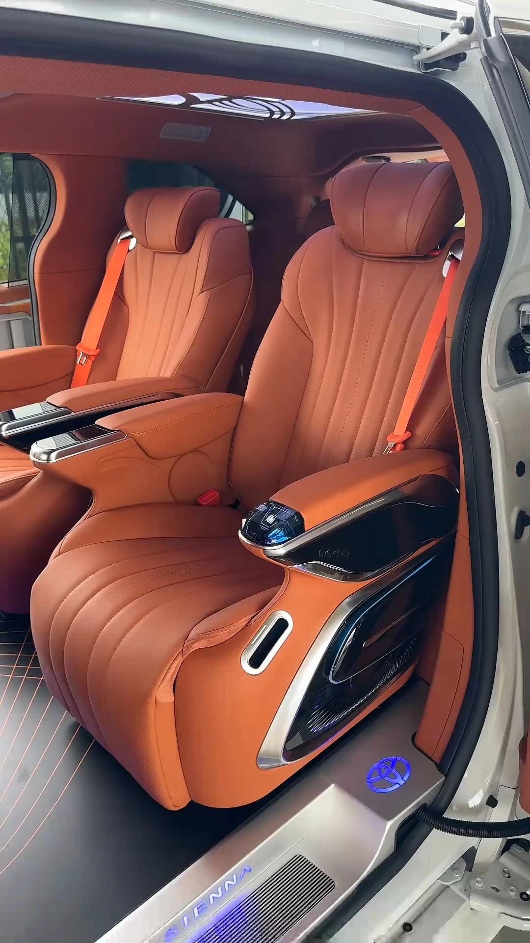 Assentos de carro premium Crystal Throne 4.0 para carro Hongyizhiche 1