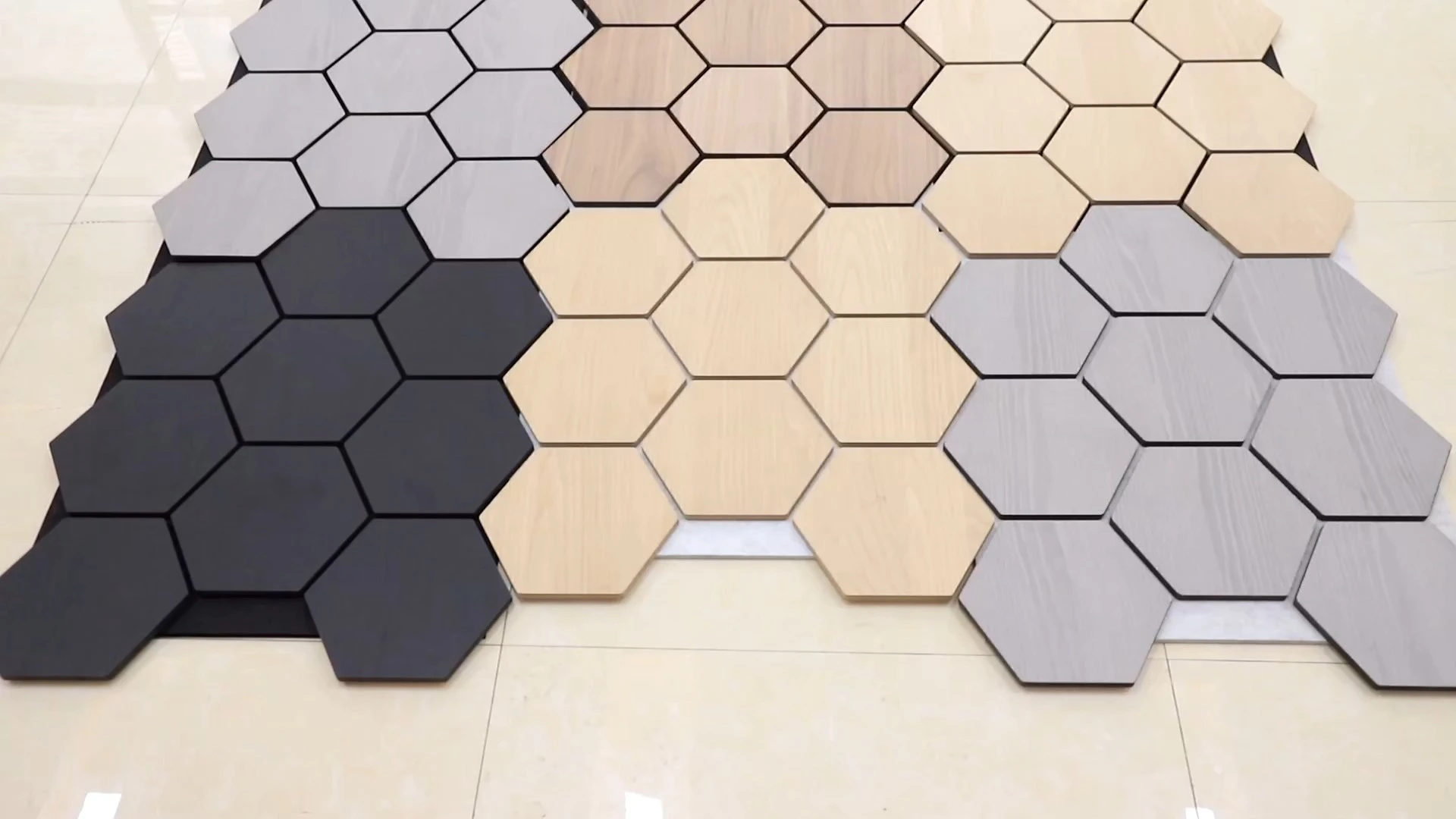 Sechseckige Akustikpaneele mit künstlerischen Designs 1