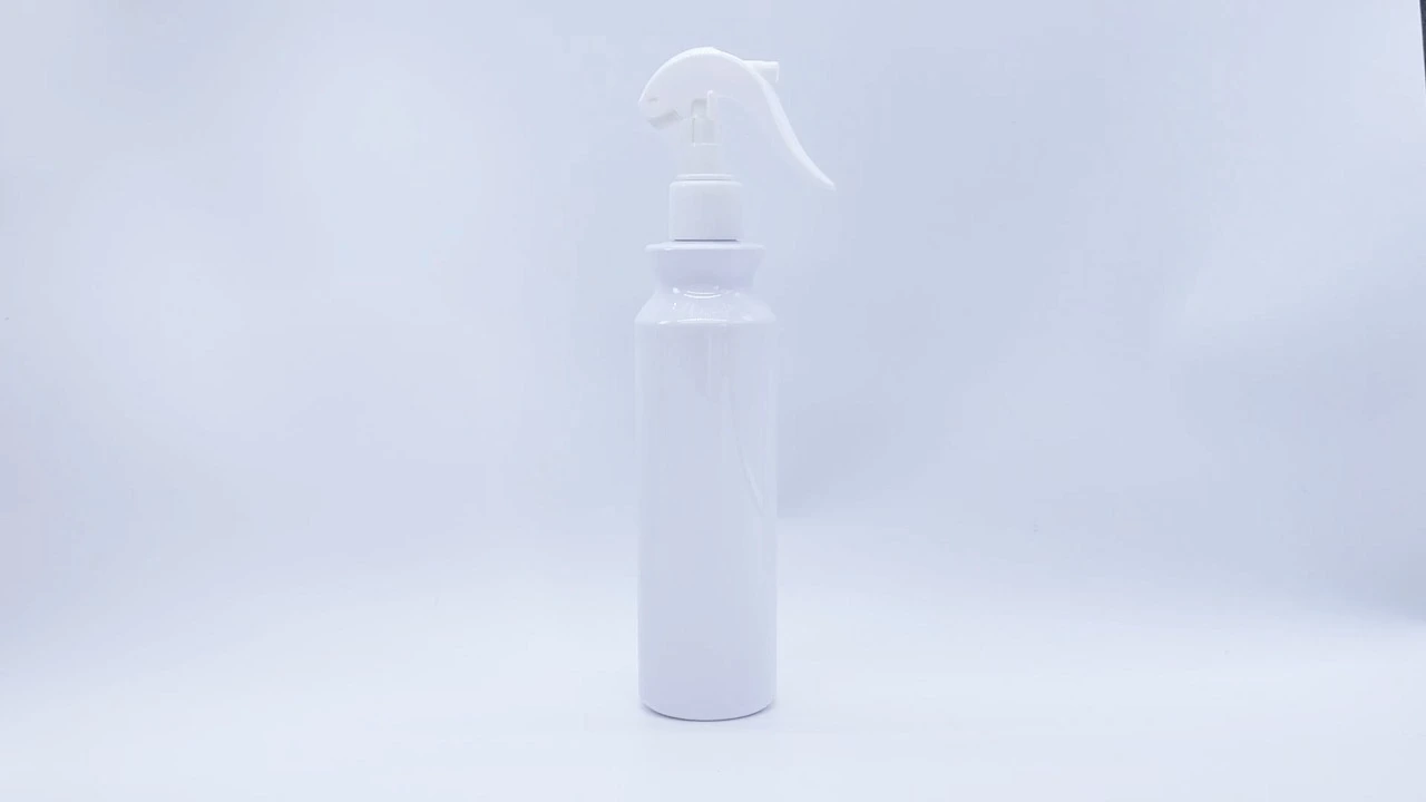 Glamorous 300ml White PE/PET sanitizer detergent bottle with Trigger Spray pump 1