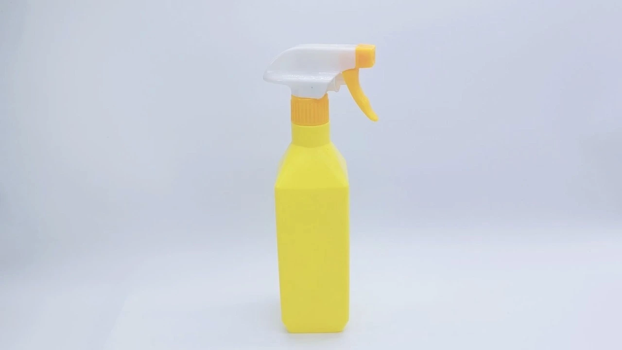 Glamorous 470ml yellow PE/PET trigger spray bottle for sanitizer or detergent 1