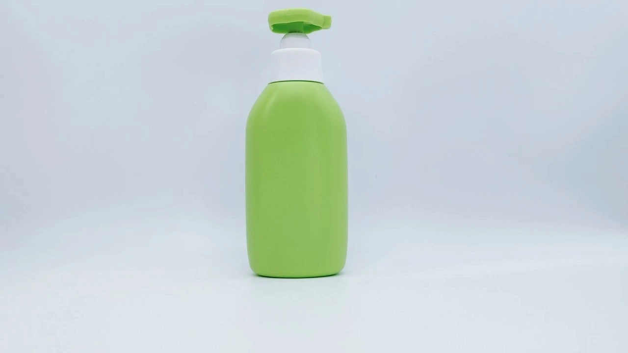 Glamorous 380ml Green PE/PET baby skin care packaging baby bottle 1
