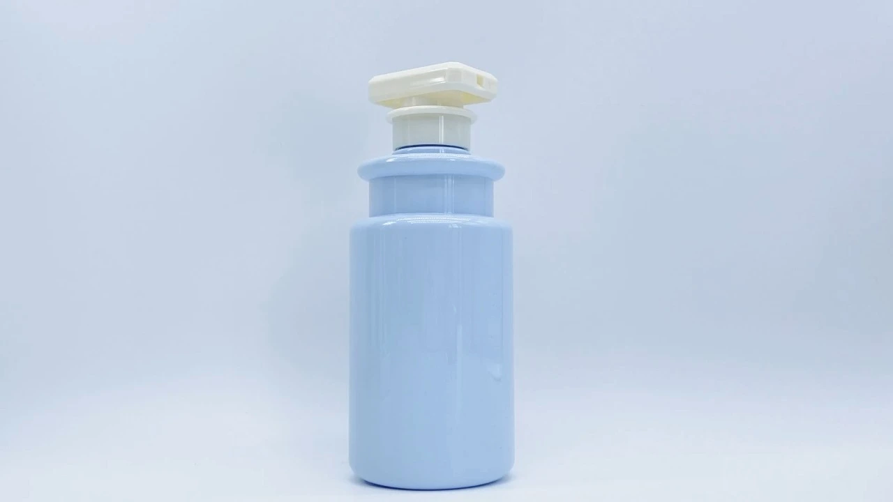 Glamorous 520ml Blue PE/PET baby skin care packaging baby bottle 1