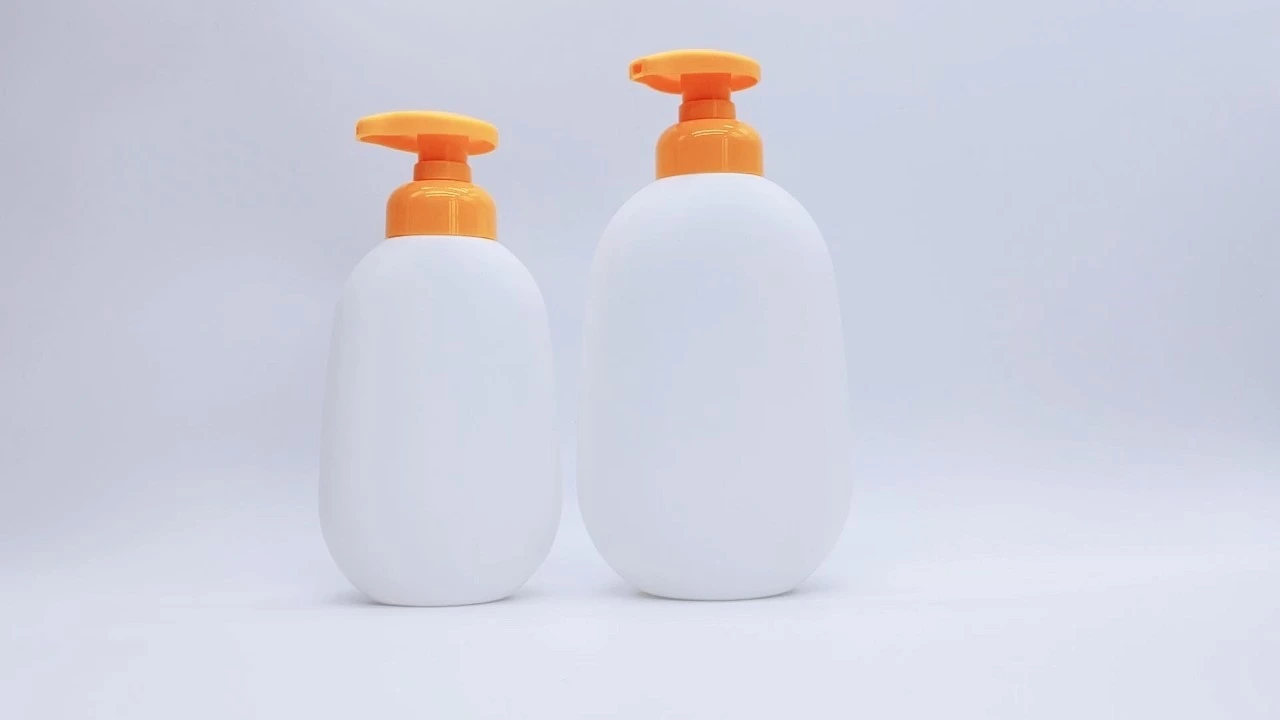 Glamorous 300ml/500ml White PE/PET Shampoo and shower bottle, baby bottle 1