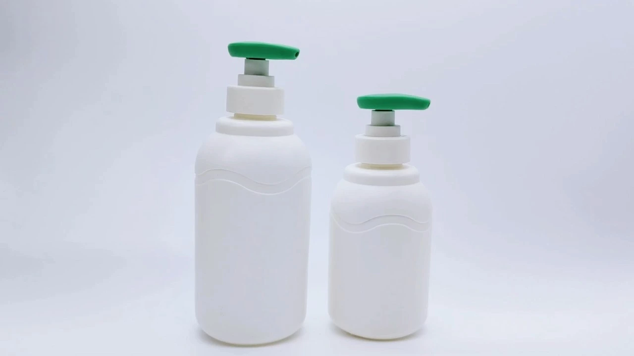 Glamorous 300ml/500ml white PE/PET shampoo and shower bottles, baby bottles 1