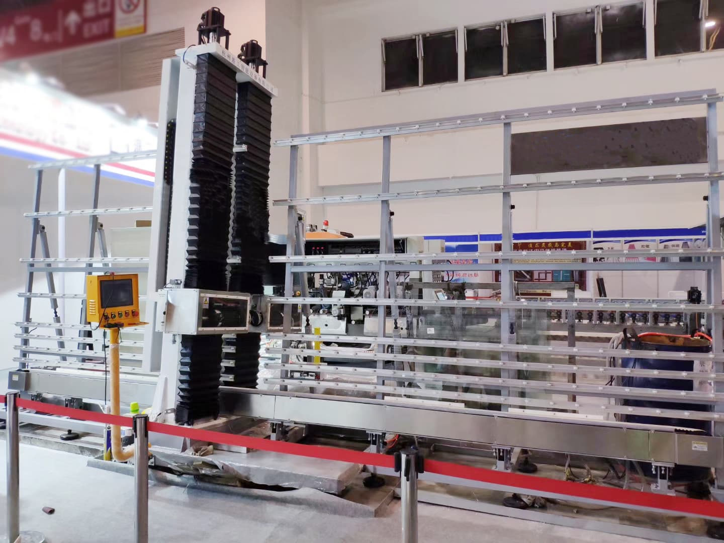 Máquina perforadora de vidrio CNC vertical 5
