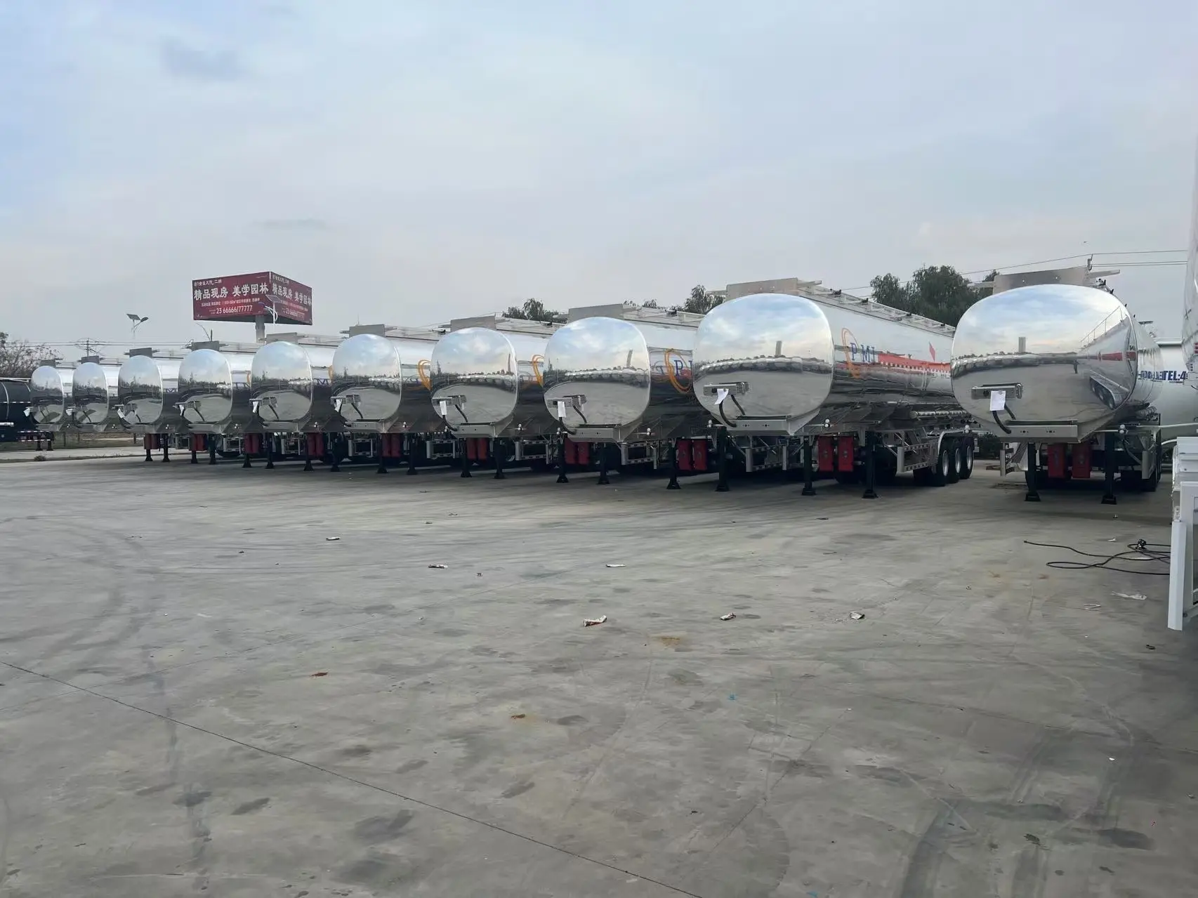 KDZG Trailer Truck Diesel Fuel Tank Trailer KDZG Diesel Fuel Tank TrailerCompany 9