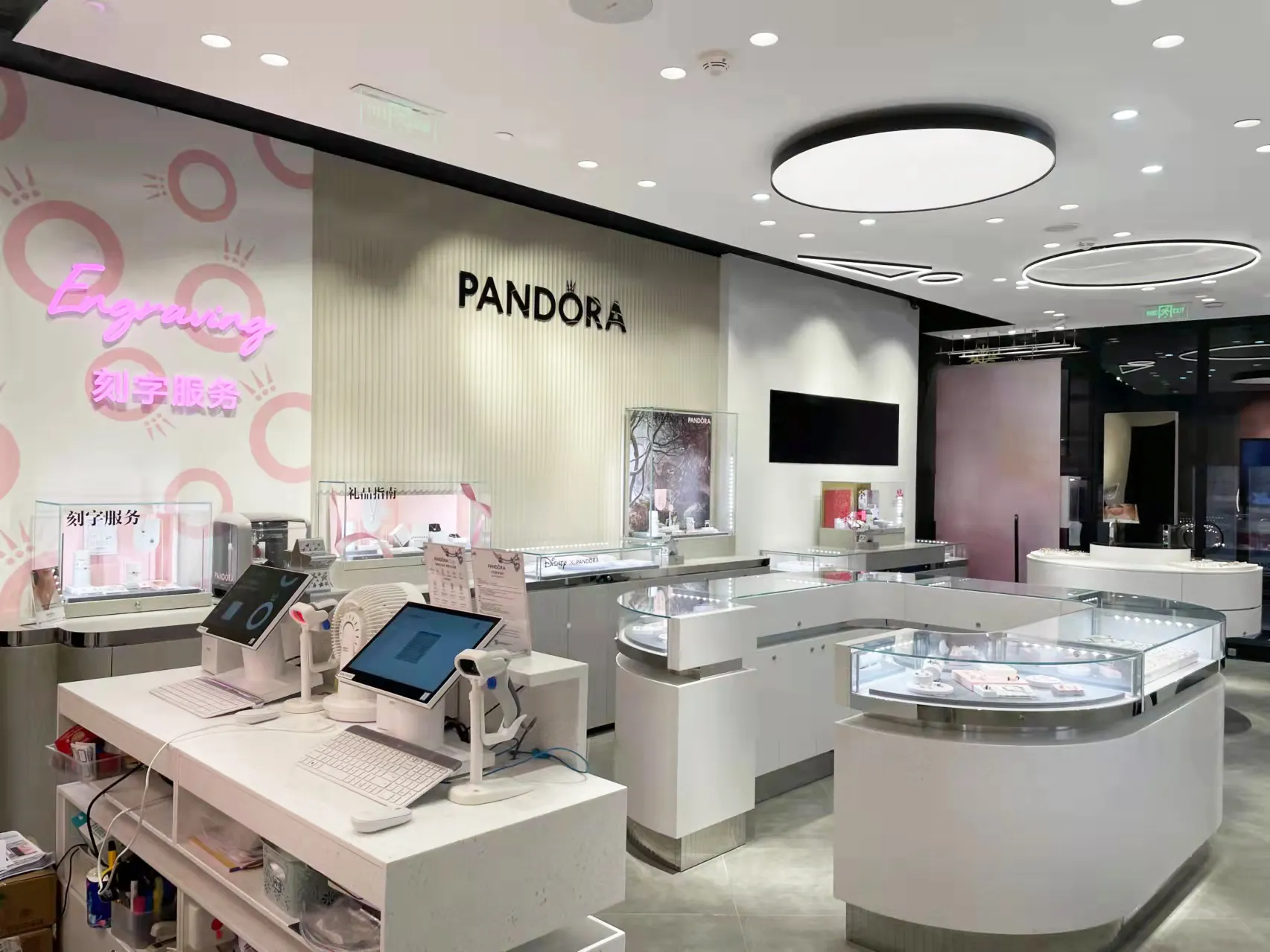 Jewelry Store Display Case 1.Free Design; 2.Value-added Services(provided Free Solution Concept); 3.Installation Instruction; 4. Take Measurements; 5. Professional After-sale Service - - LUXE Showcases 5
