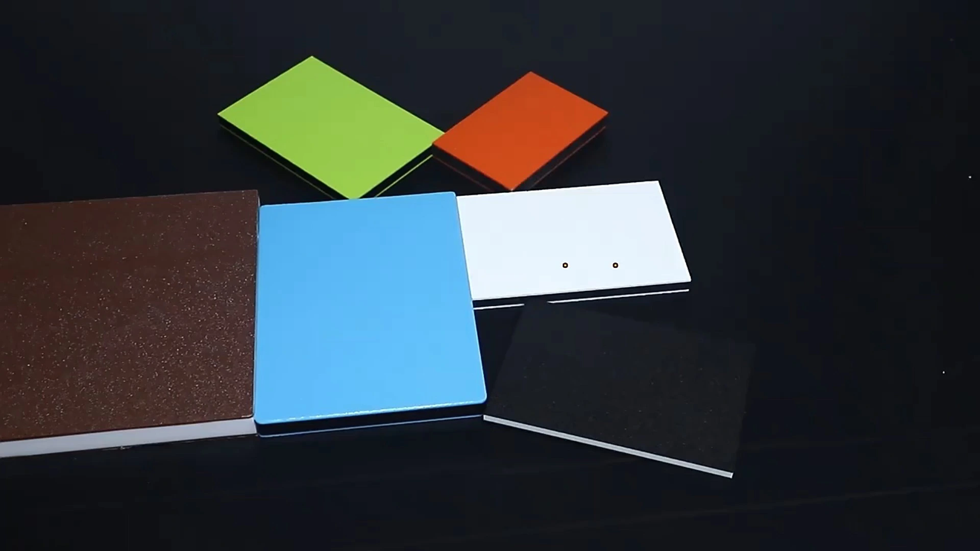Willow Leaf Pattern Surface Dual Color HDPE Plates - Customized Color HDPE Sheet Factory Sandwich Plastic Board 1
