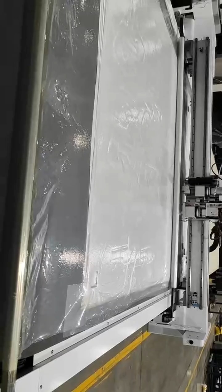 How to operate the intelligent cutting machine with computer and what is the effect of its use?