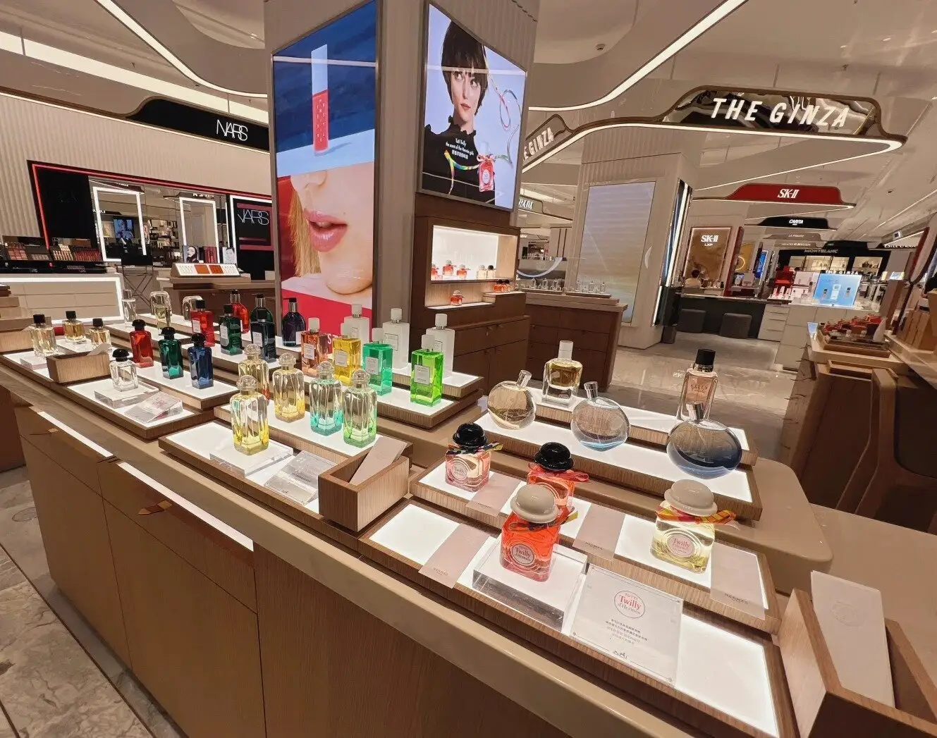 LUXE Showcases Commercial Display Cabinets High-end Perfume Kiosk Design Commercial Display CabinetsFactory 5