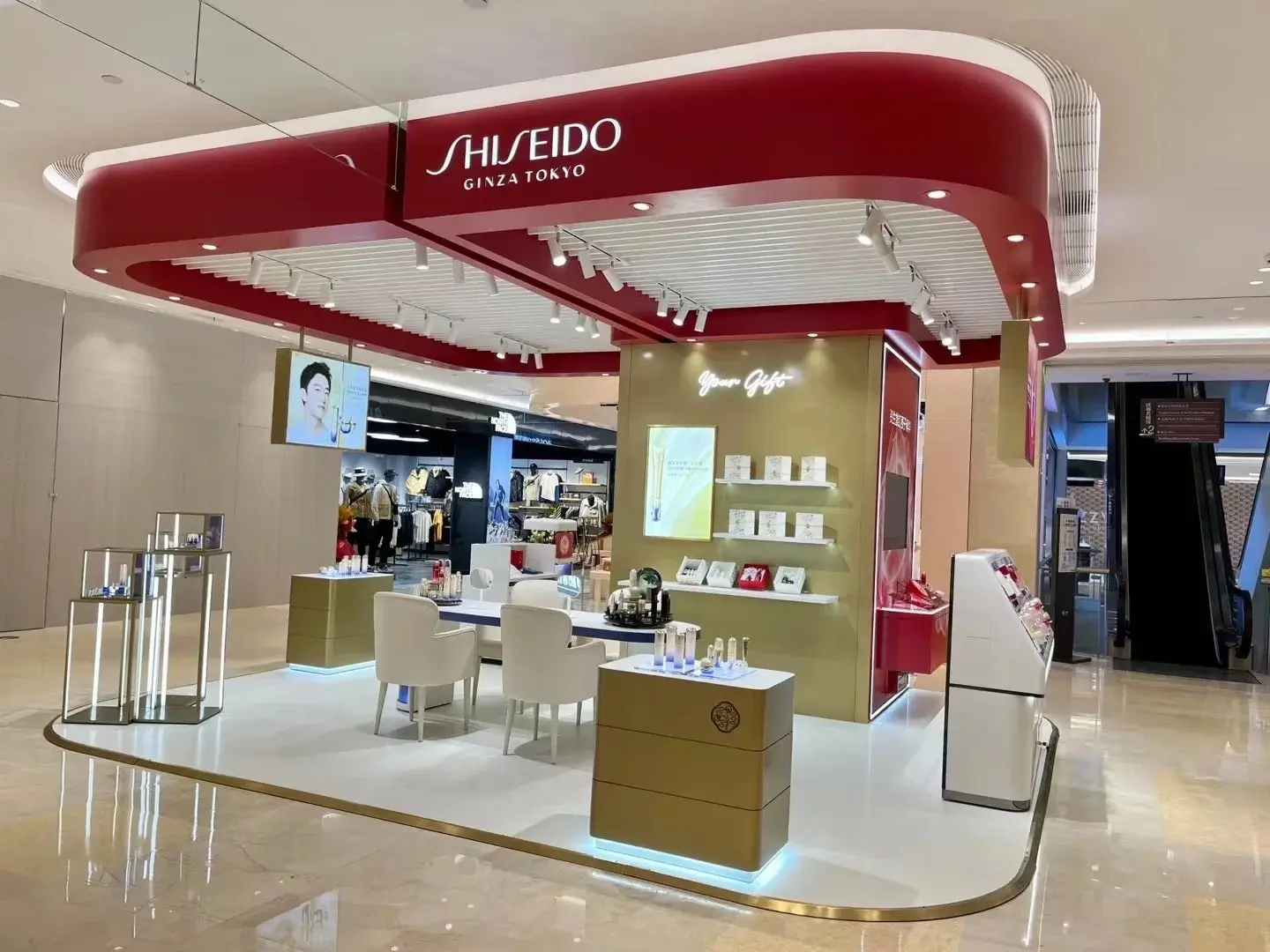 Wholesale Retail Display Cases 1.Free Design; 2.Value-added Services(provided Free Solution Concept); 3.Installation Instruction; 4. Take Measurements; 5. Professional After-sale Service by LUXE Showcases 2