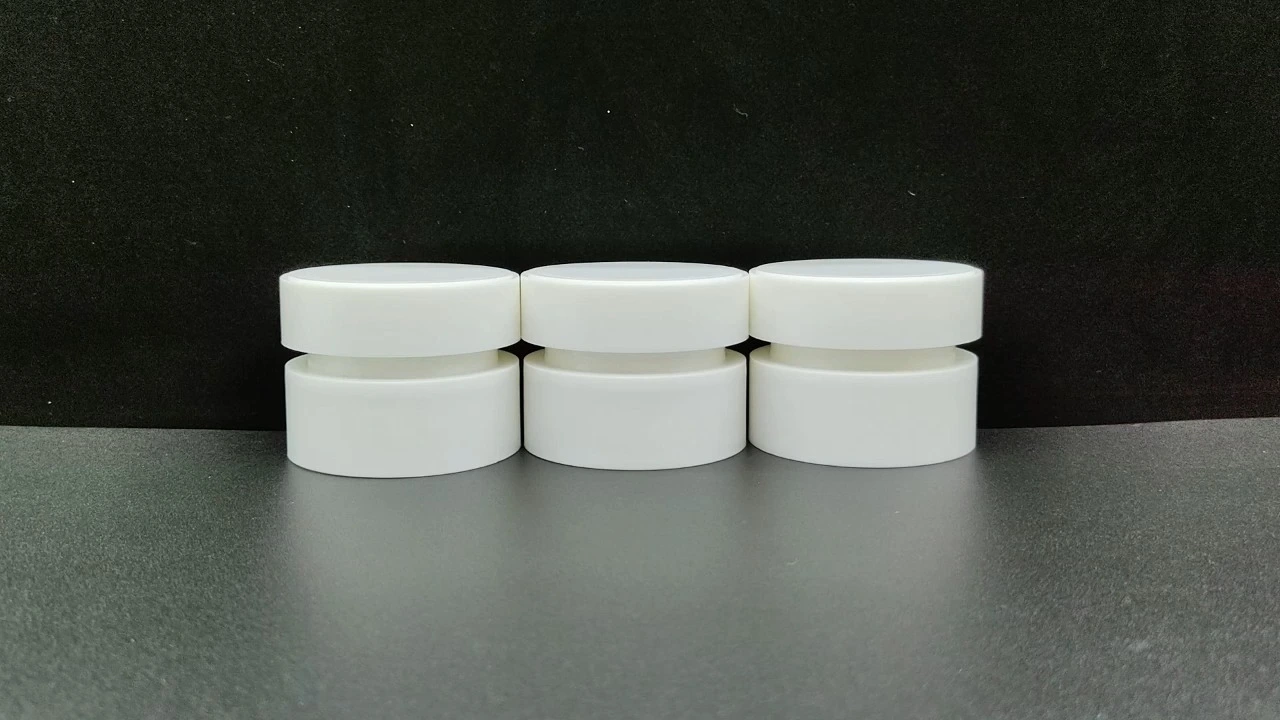 Glamorous 80g frosted white PE/PET cream jars 1