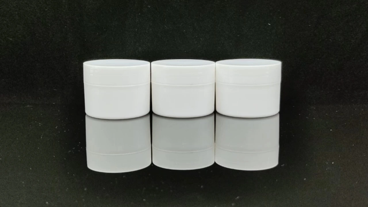 Glamorous 50g Smooth white PE/PET cream jars 1
