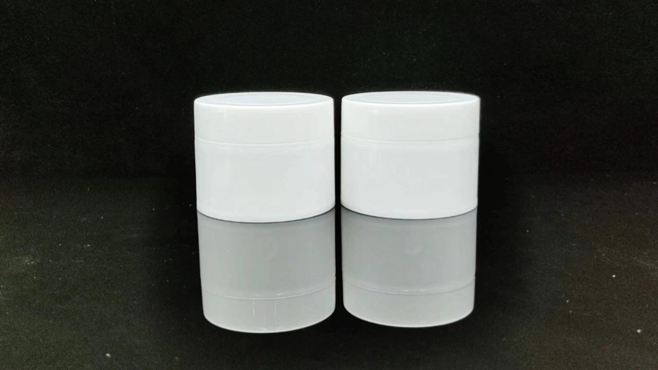 Glamorosos tarros para crema cosméticos cilíndricos de PP blanco de doble pared de 100 g 1