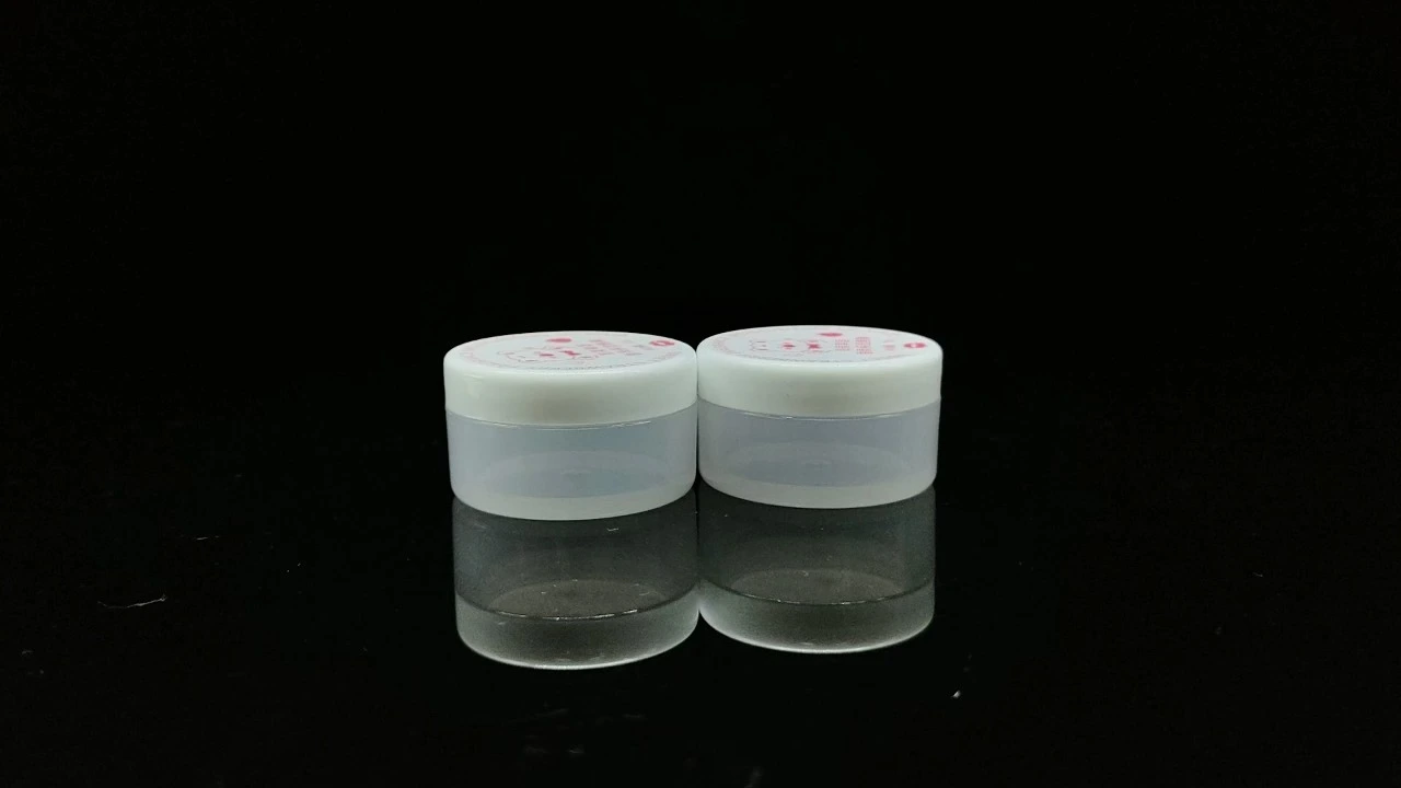Glamorosos tarros de crema en forma de bolsa de muestra de PP translúcido blanco de 10 g 1