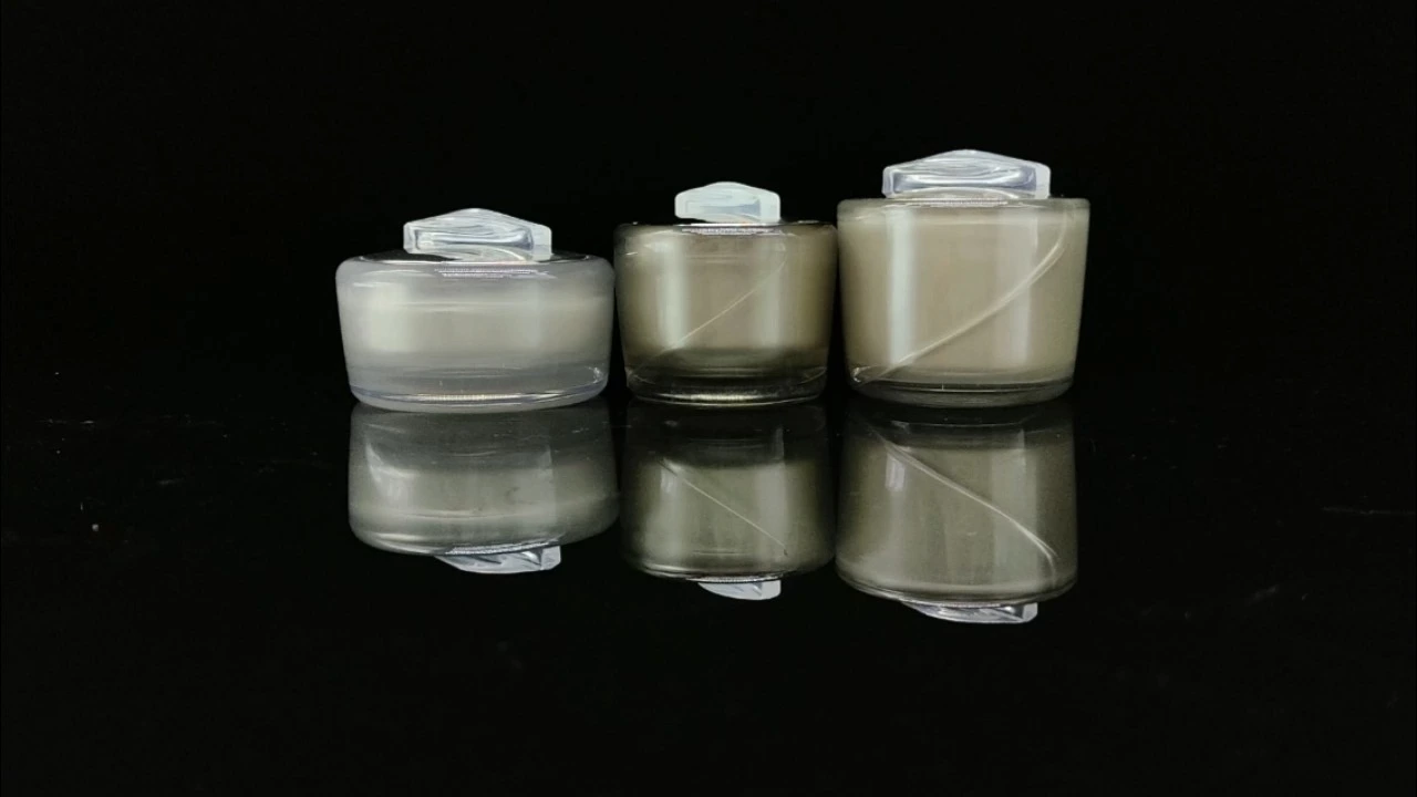 Glamorosos frascos de crema acrílicos de doble pared de 25 g/30 g con tapas bañadas en oro. 1