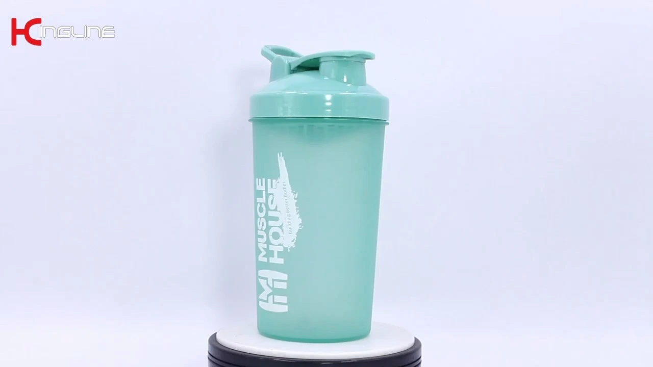 KingLine Plastikkrug, tragbare bunte Gym-Shaker-Flasche mit Sieb für unterwegs 1