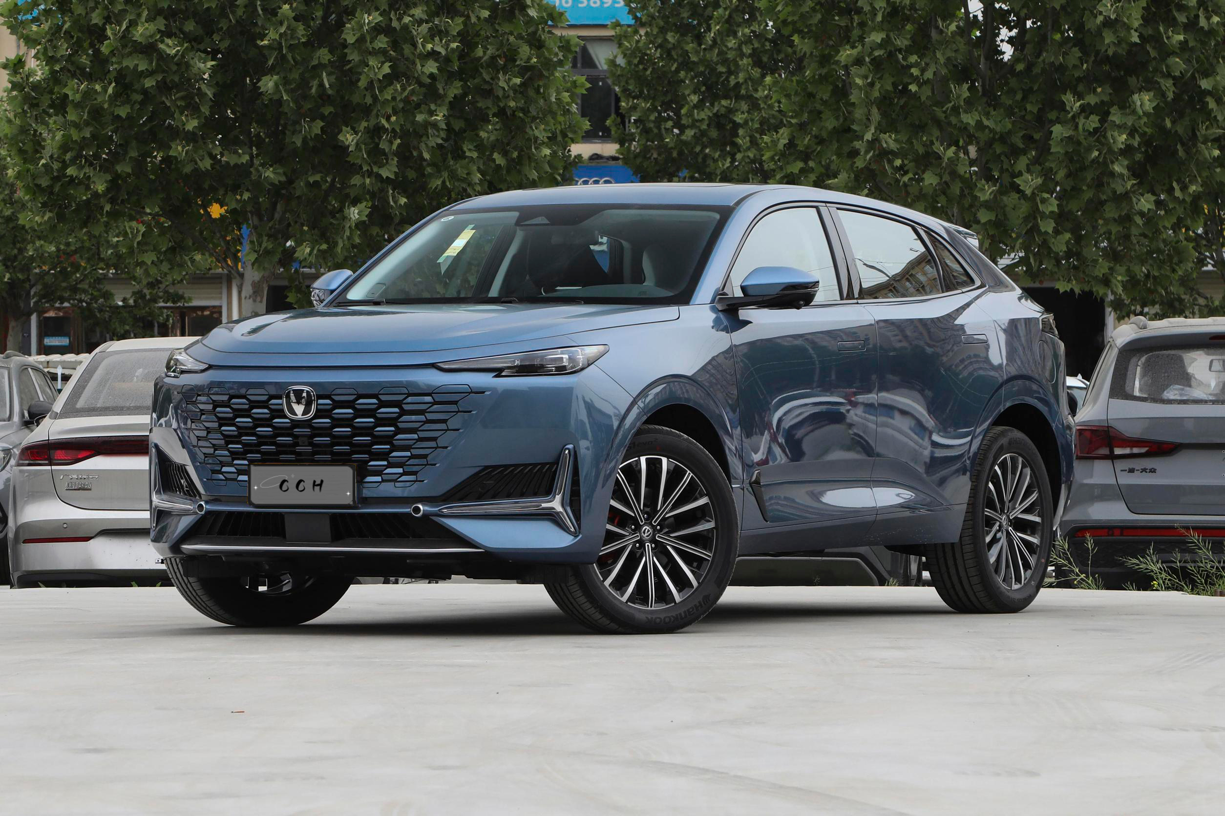 Changan UNI-K SUV 2024 New Drive מכוניות בנזין אוטומטיות עם 2.0T 233ps 4 דלתות 5 מושבים SUV בינוני במחיר זול 3