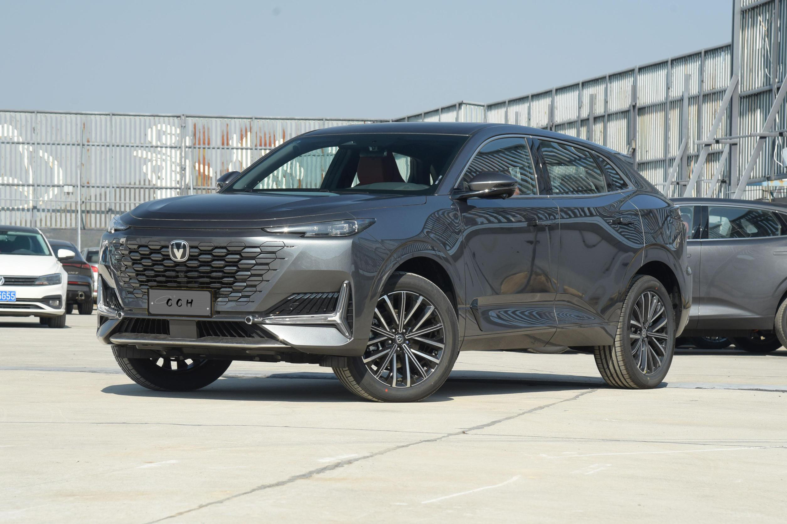 Changan UNI-K SUV 2024 New Drive מכוניות בנזין אוטומטיות עם 2.0T 233ps 4 דלתות 5 מושבים SUV בינוני במחיר זול 6