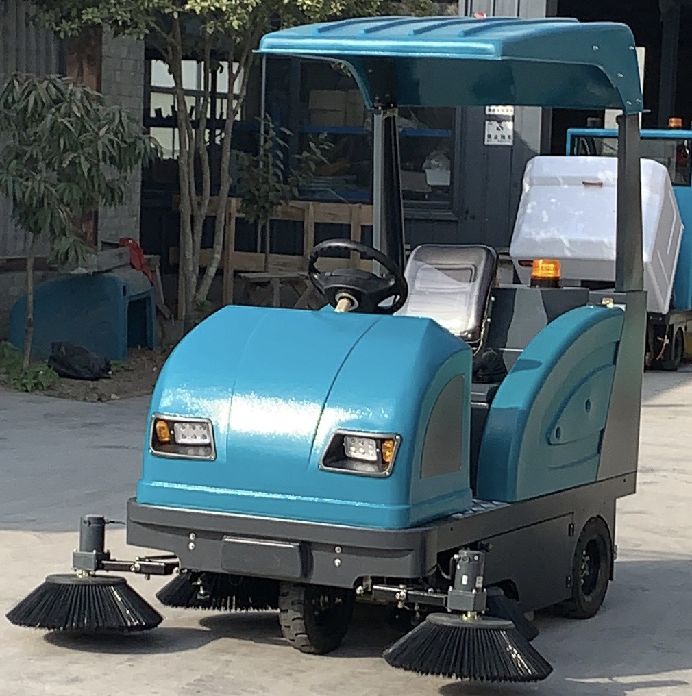 VLIFT Ride-on sweeping machine C6 with 48V100Ah battery 2