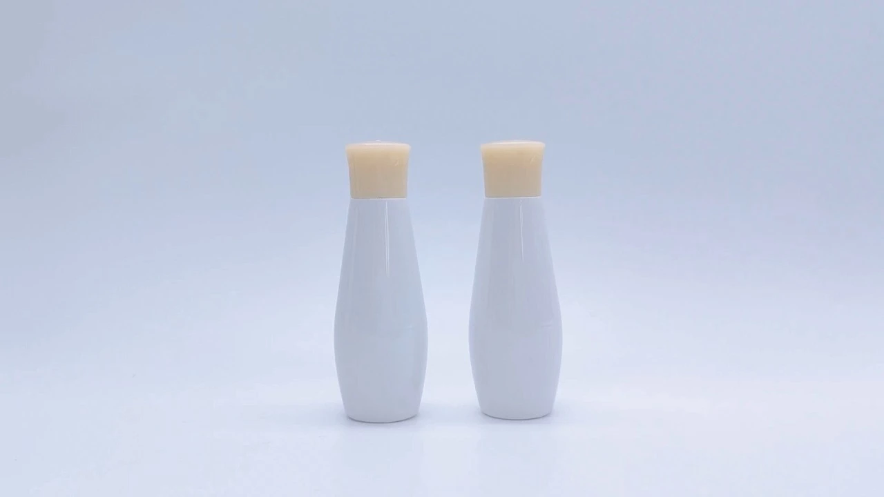 Glamorous 20ml White PP lotion bottles with screw cap 1
