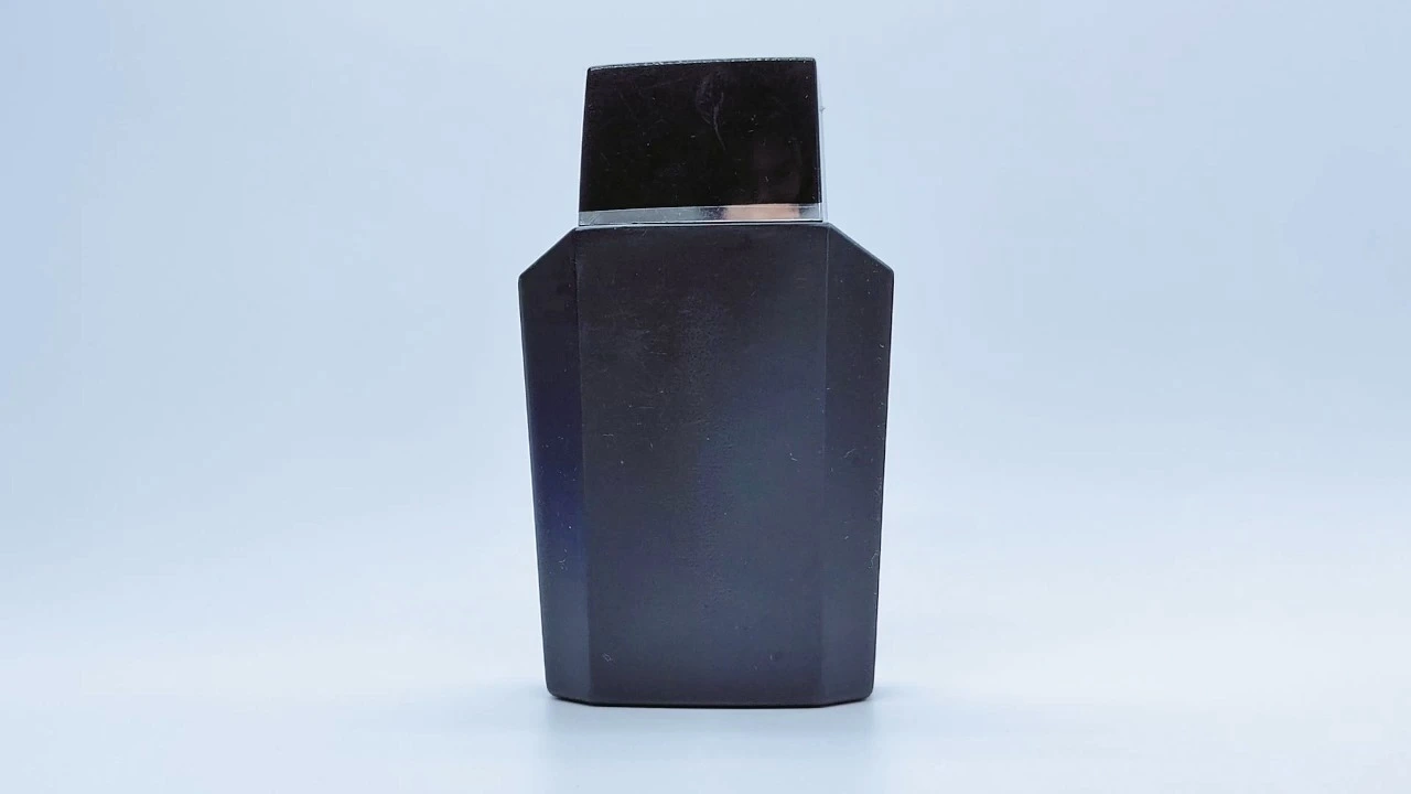 Glamorous 130ml black plastic men's skincare lotion bottles 1