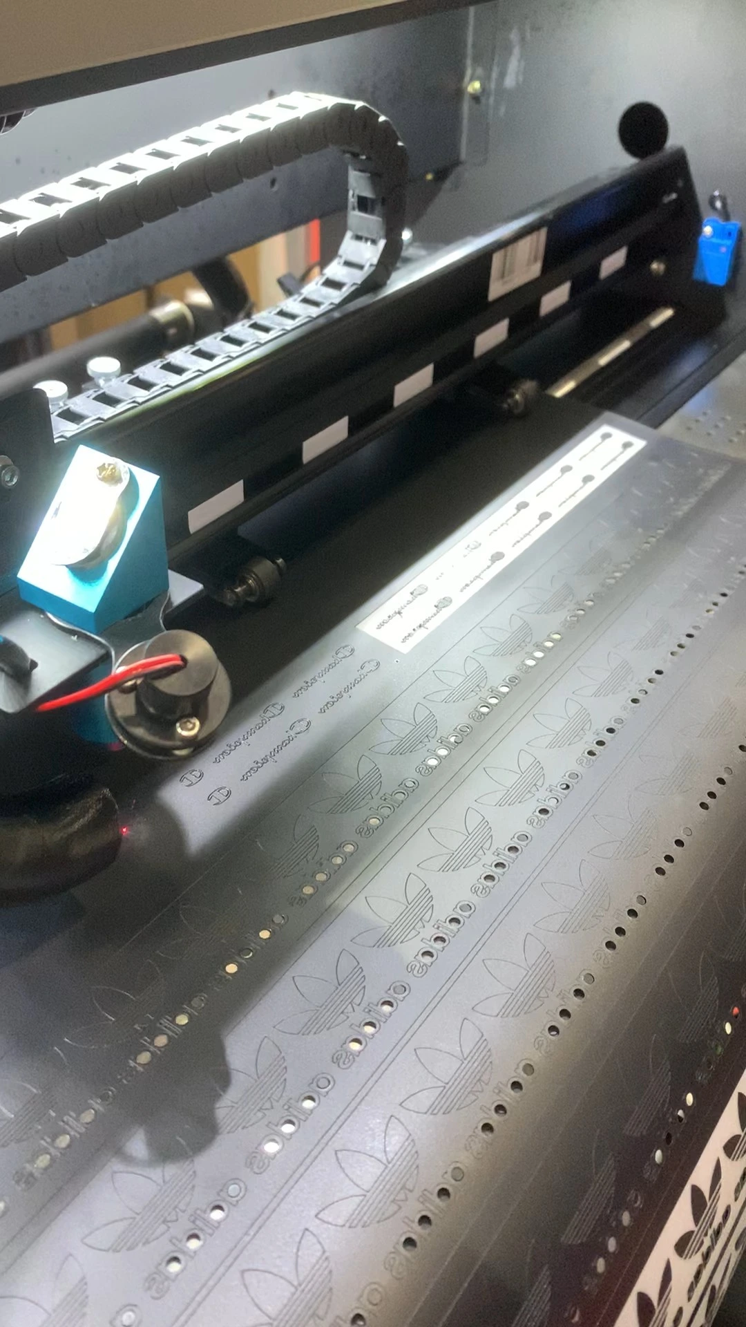 RF 45w laser cutting machine for T-shirt logo 1