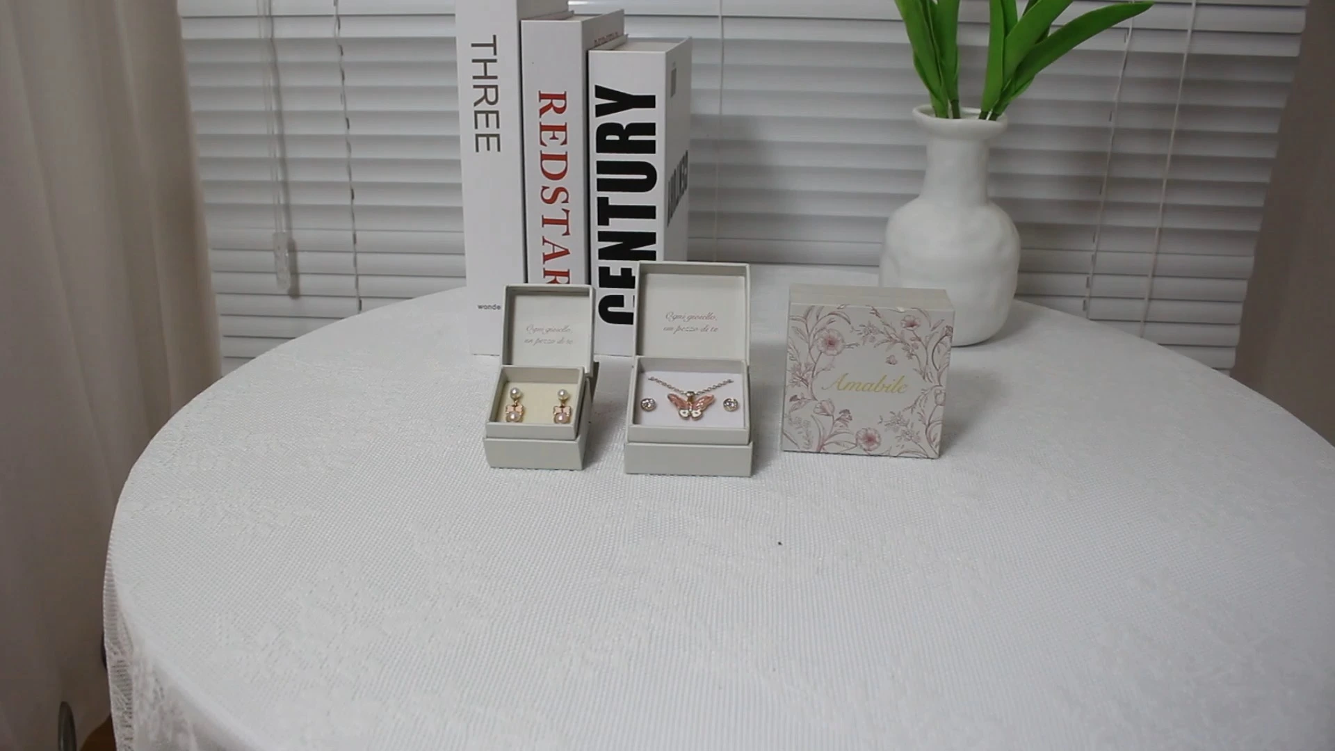 Schmuck-Clamshell-Box, Kartonverpackung, Schwamm-Samt-Einsatz 1