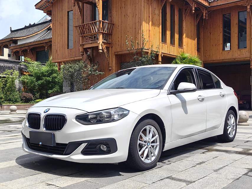 سيارة BMW 1 Series 2018 مع 118i 1.5T Fashion Edition سيدان تعمل بالبنزين، سيارة تعمل بالغاز/البنزين باليد اليسرى للسيارات المستعملة بأسعار رخيصة 1