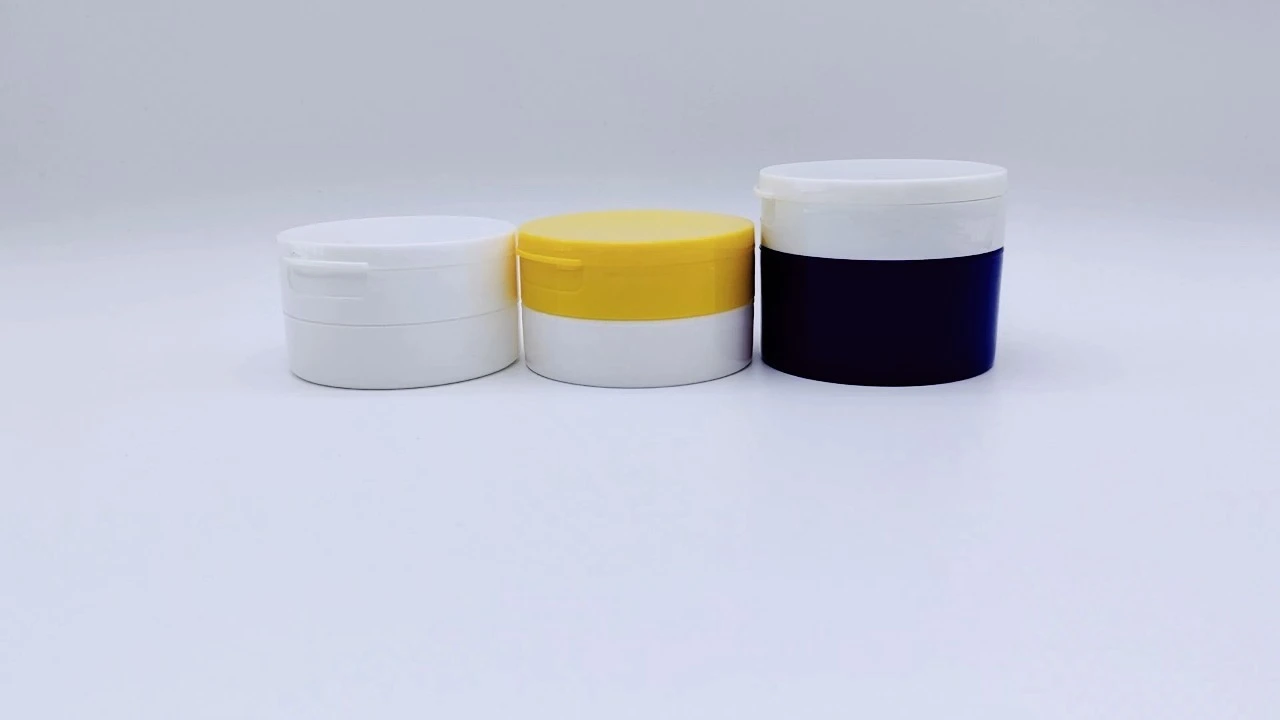 Glamorous white/yellow/blue PP hair care jars with flip top cap and Skin Care Cosmetic Spoon 1
