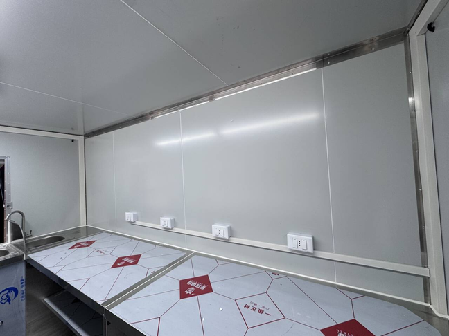 Construction Restroom Trailers Square Food Trailer 4000*2000*2350mmsupplier 6