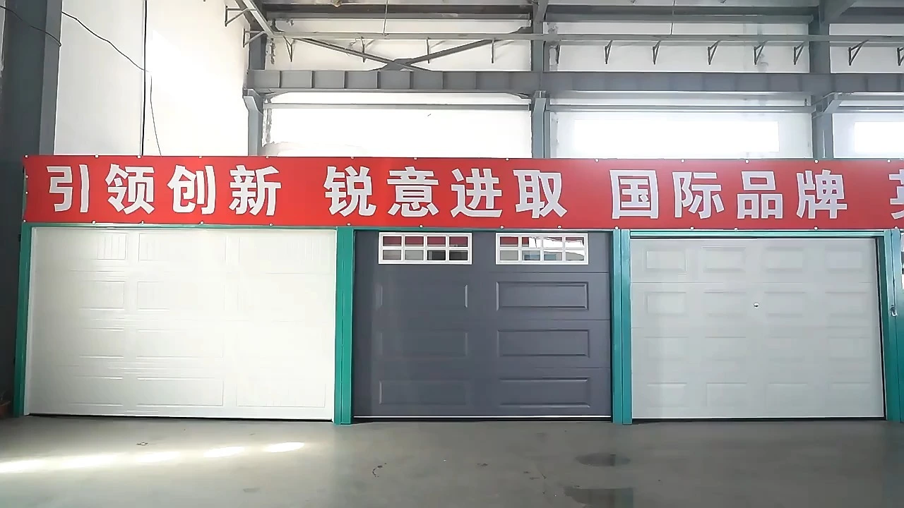 Portes de garage sectionnelles pour maison principale, panneau sandwich automatique en plexiglas trempé en aluminium, porte de garage aérienne 1