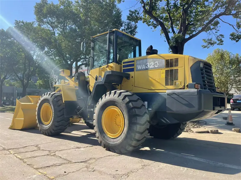 Cyq Used Excavator Used Wheel Loader WA320-5 Used Wheel Loaderfor Business 2