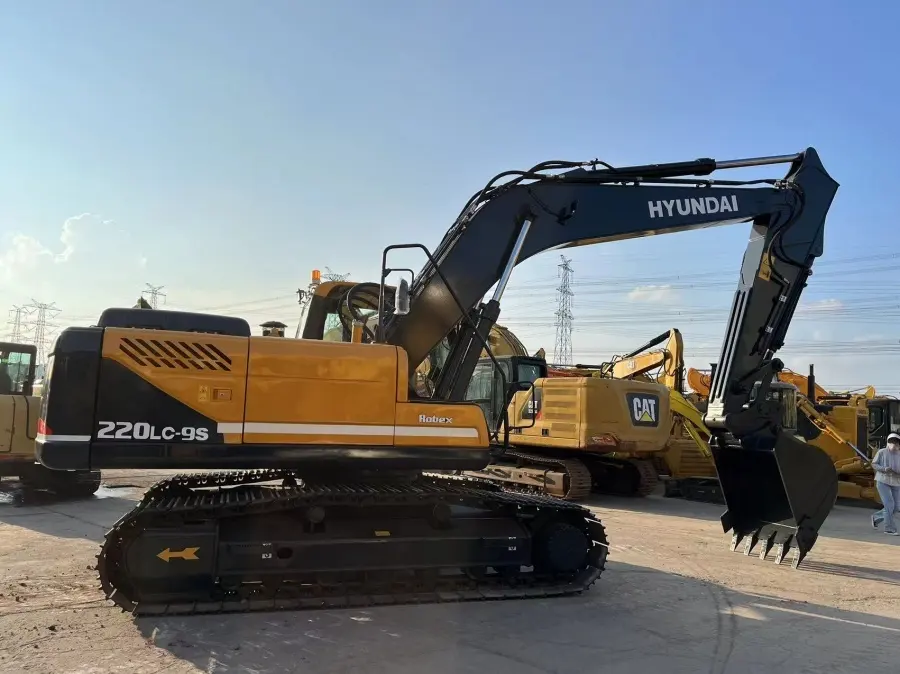 Second Hand Diggers Factory R220LC-9S 3