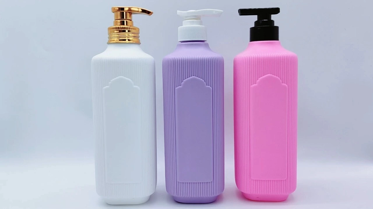 Glamorosa botella de loción corporal de 850 ml en PE, color blanco, morado y rosa. 1