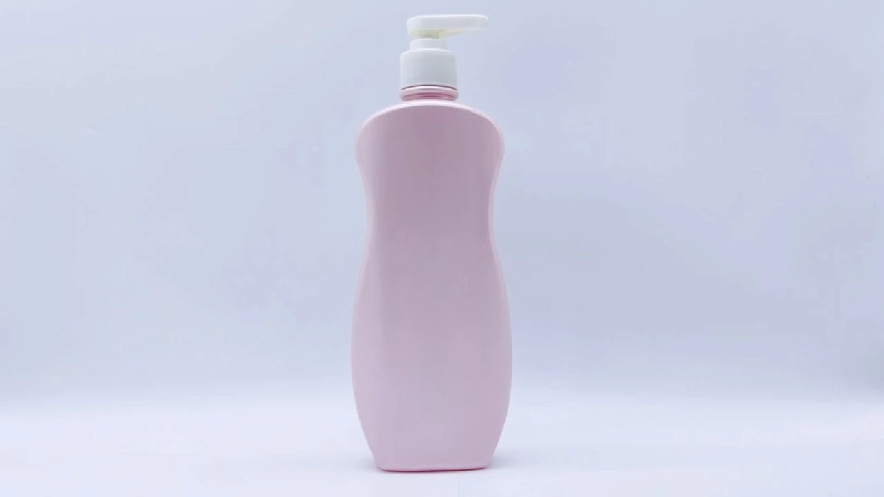 Glamorous 500ml pearlescent pink PE skin care packaging body lotion bottle 1