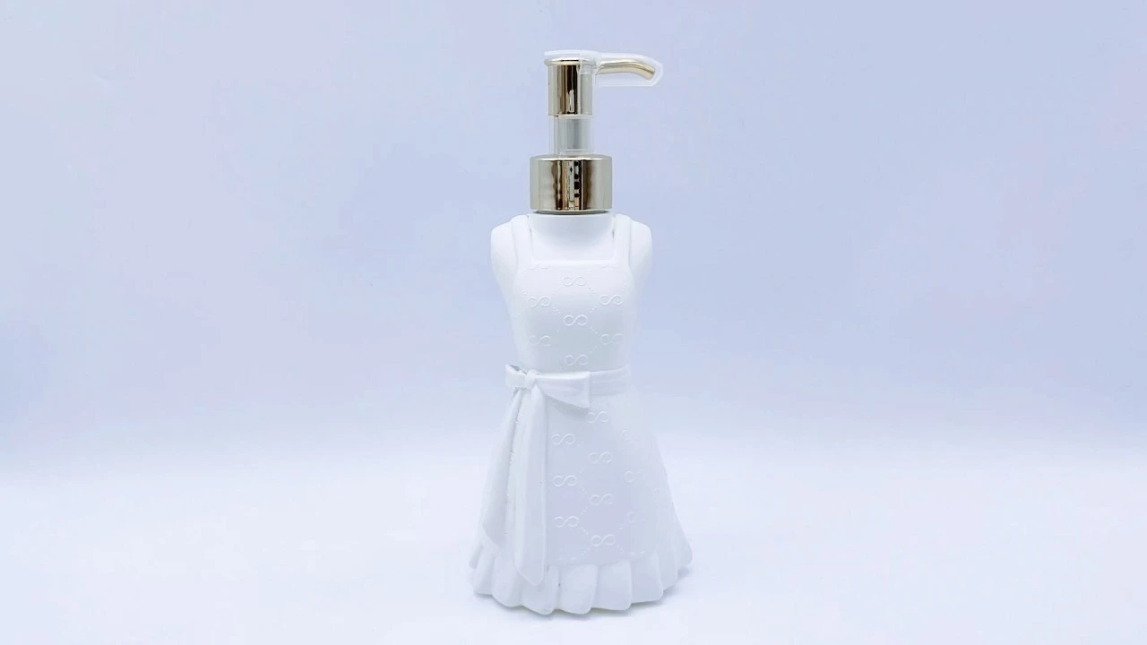 Glamorous 300ml white PE maid costume design skin care packaging body Lotion bottle 1