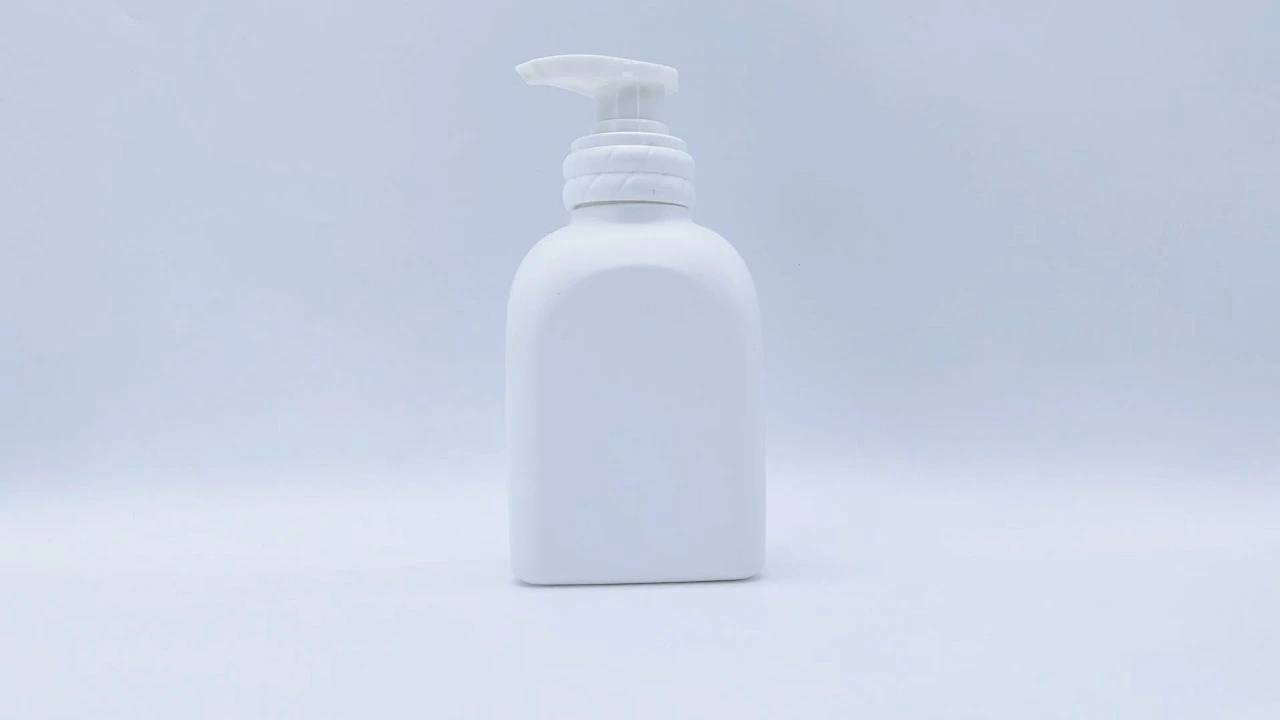 Botella glamurosa de champú y acondicionador de PE blanco de 300 ml para el cuidado de la piel. 1