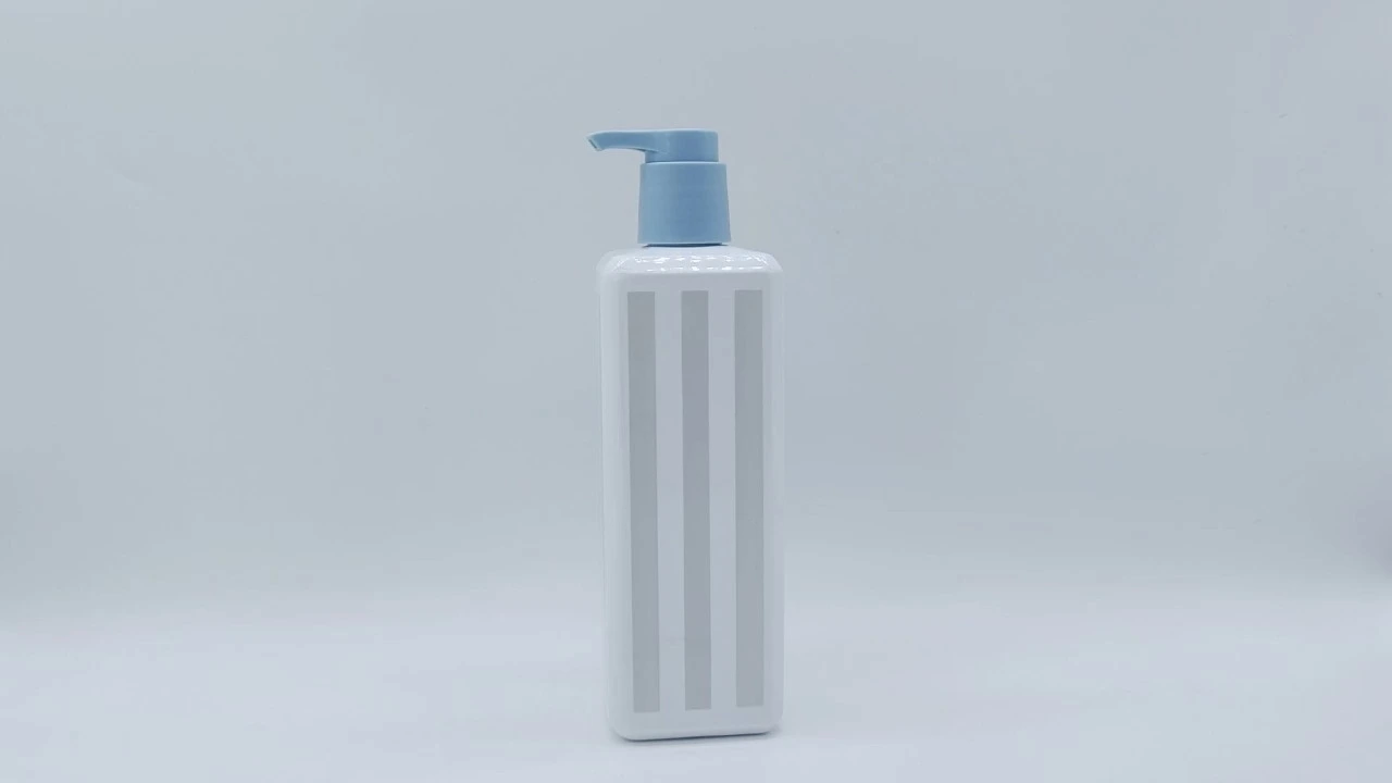 Glamorous 500ml white gray vertical stripes PE shampoo conditioner bottle for skin care packaging 1